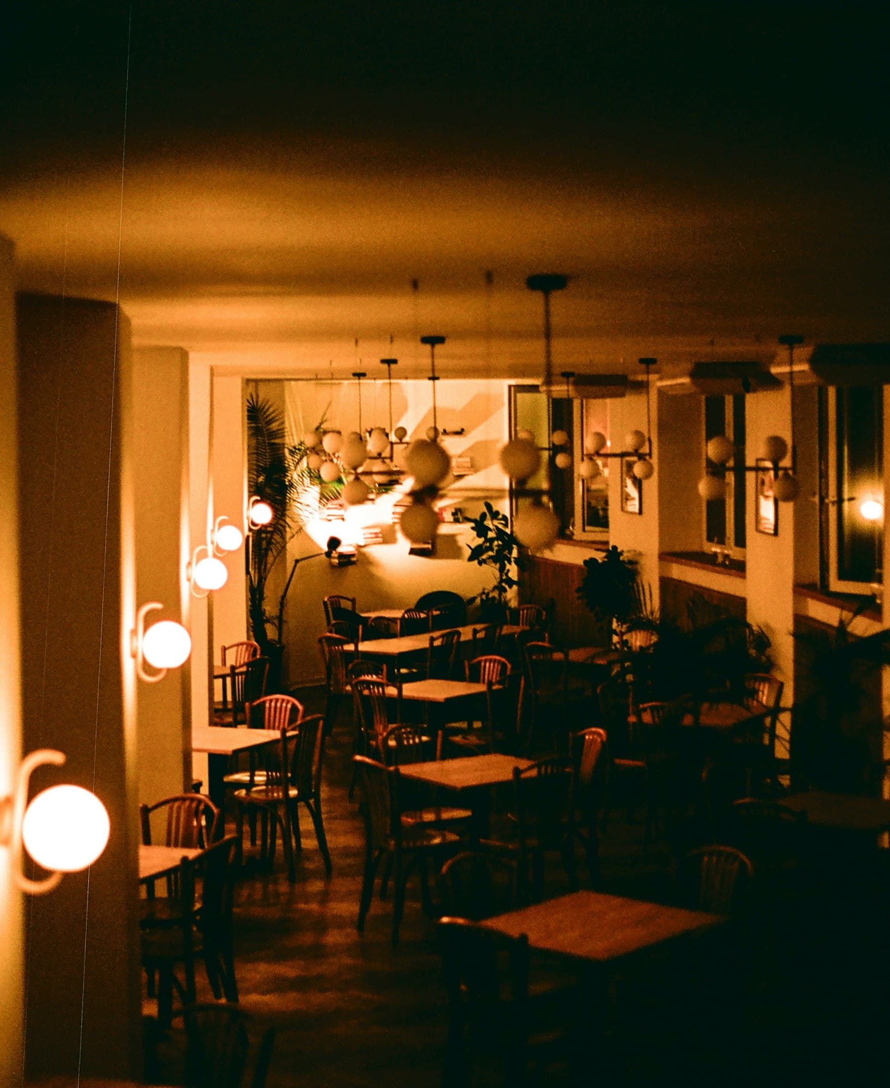 La sala del ristorante a lume di candela